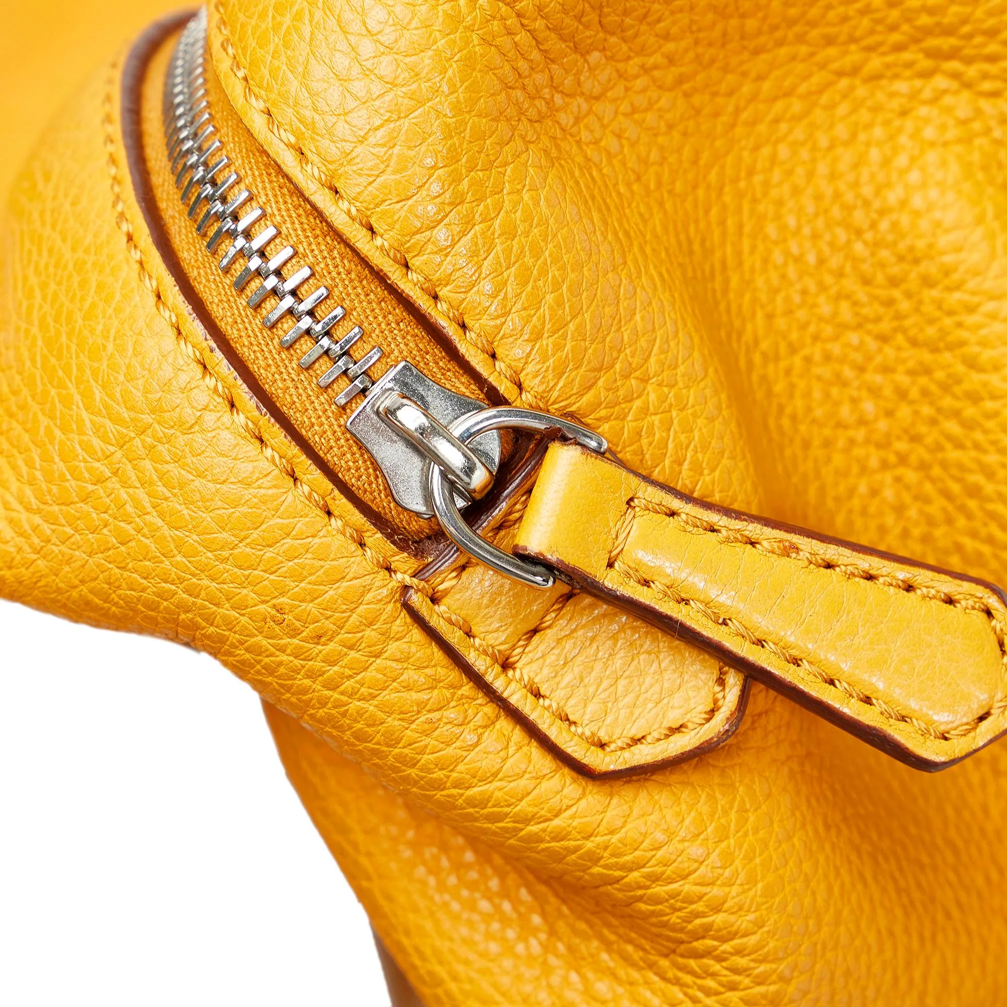 Fendi Leather Shoulder Bag (SHG-BjVo0V)